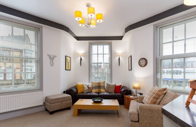 THE OLD BANK APARTMENT 1 - SLEEPS 2 - 1 BEDROOM - CENTRAL ST ANNES