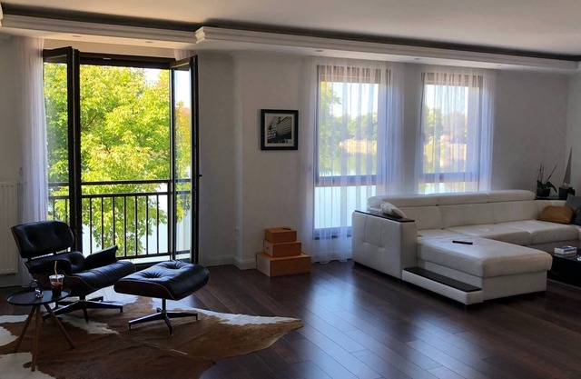 The Old Lake Suite - Tata