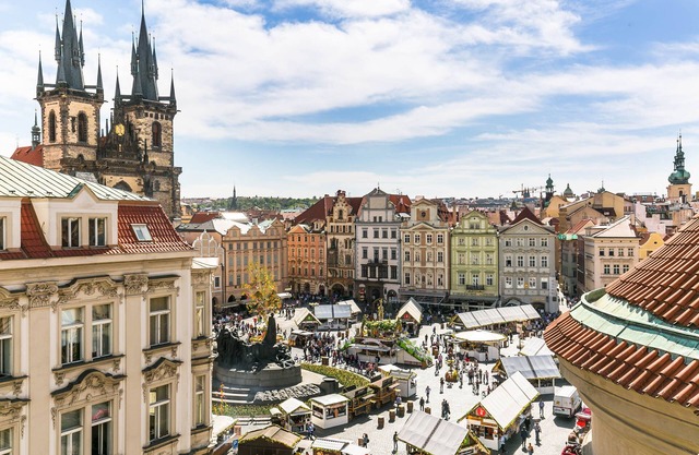 The Old Town Square & Parizska Apartments