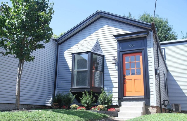 The Orange Door ~ Prime Germantown 4BR/2BA Luxury
