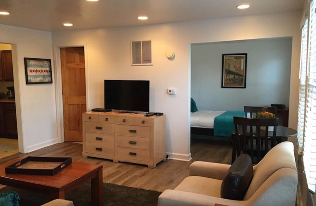The Original Wrigleyville Coach House- 2 Story, Private, Single Family Residence