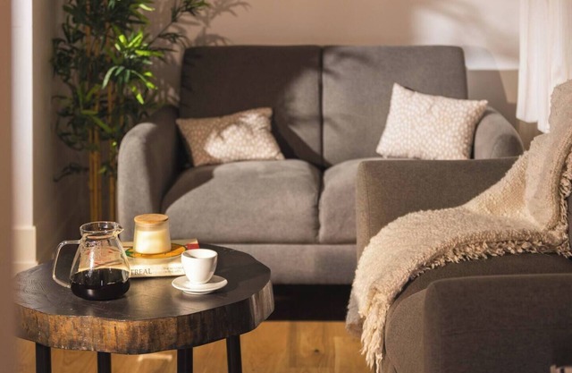 The Oslo – A Modern 4-Bedroom Apartment in Downtown Montreal with Parking