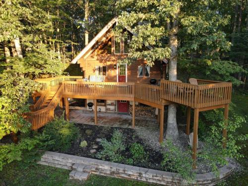 The Outlook - Pet Friendly, Grill, Wifi, View, Fire Pit, Deck, Family Friendly, Foosball, Game Room, King Bed, Fireplace