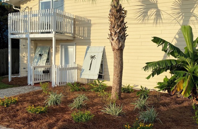 The Palm Cottage condo on Chimney Creek