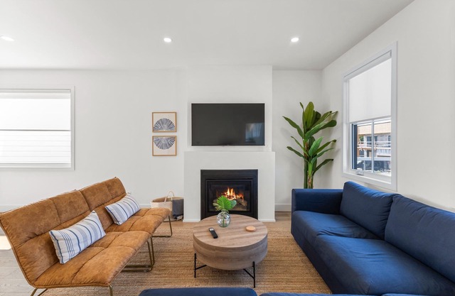 The Palms Beach House- Main Unit