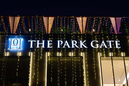 THE PARK GATE