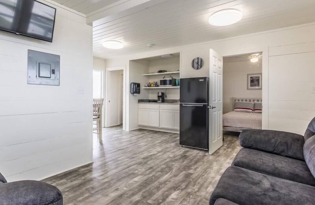 The Pelican - Pelican - Two Bedroom Cottage
