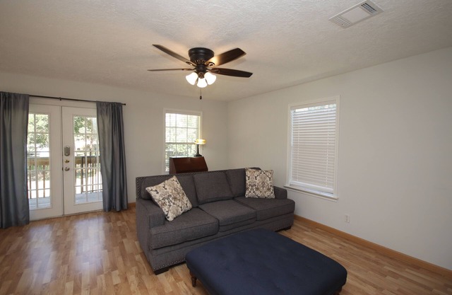 The Perch- 1 Bedroom garage apartment-2nd floor