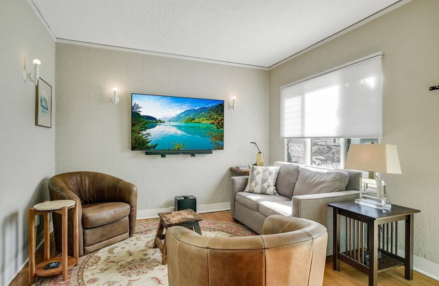 The Perfect Coronado Retreat - Centrally located minutes from shops & the beach