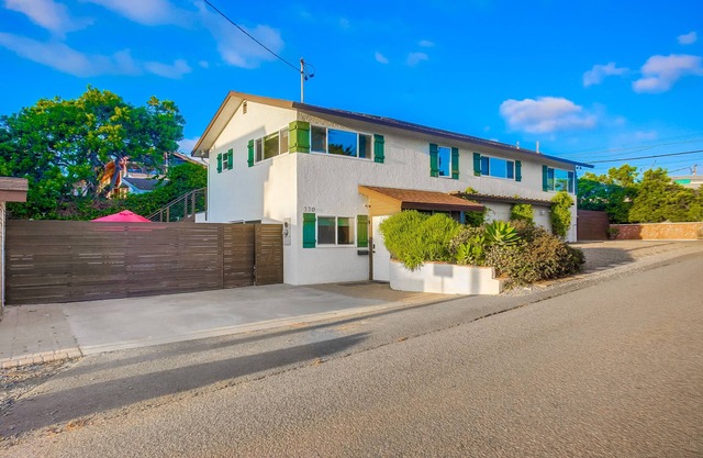 The Perfect large Family Beach Getaway! 3 Min Walk To Beach - Family reunions!