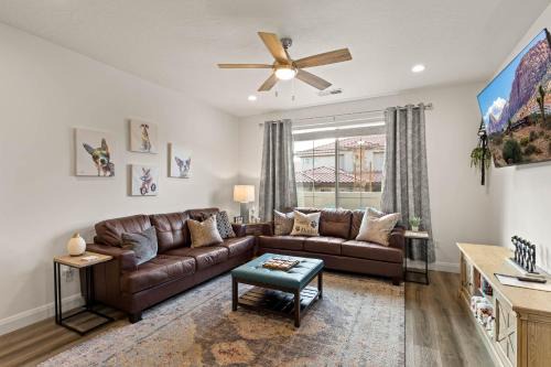 The Pet Palace 3br25ba Ev-ready
