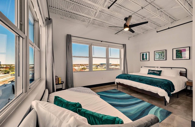 The Pink Cheetah, Luxury Condo in Downtown Waco