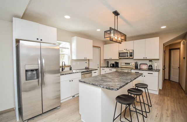 The Platinum Flat, Central Location, Sleeps 7