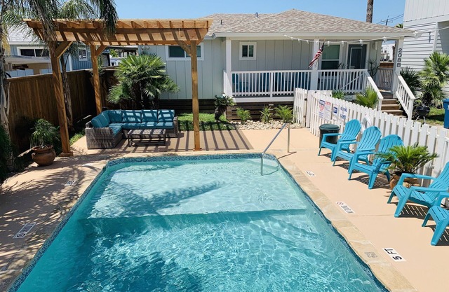 The Pool House located in Coveted Old Town Without Pool