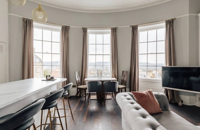 The Portland Apartment, 2 beds with parking