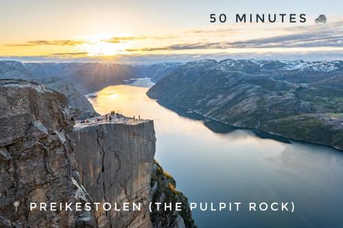 The Pulpit Rock Gateway