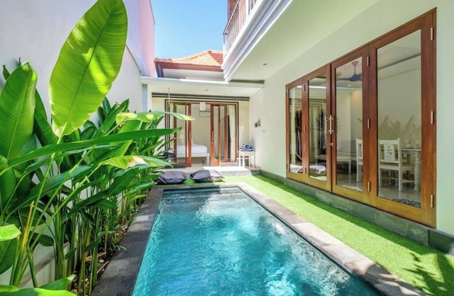 The R Villa Sinabung - comfort near the beach