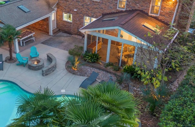 The Raleigh Resort House w/pool+hot tub+ game room