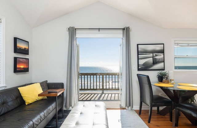 "The Retreat" at Dolphin's Watch - Up