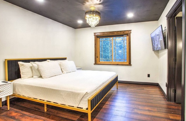 The Ritz Suite at Bed and Breakfast