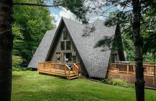 The Riverside Cabin & Cottage - Rustic & Private