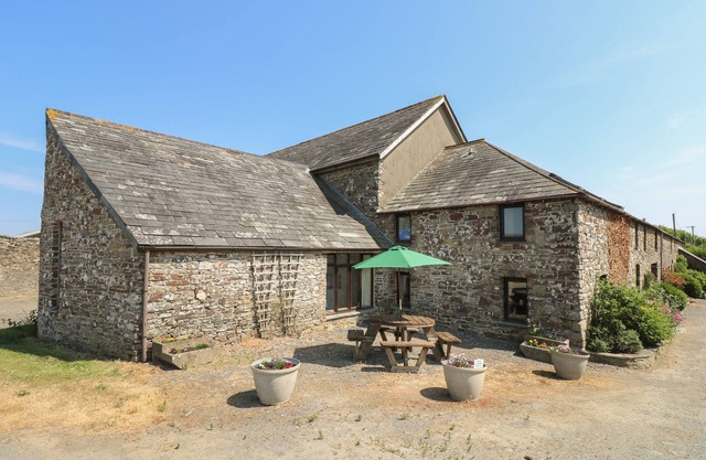 THE ROUNDHOUSE, family friendly in Bude