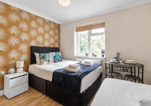 The Roundway Styles & Cosy Private Rooms in London