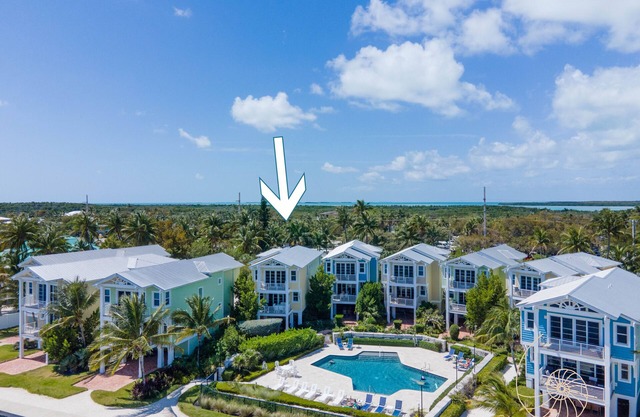 The Sailfish House ~ 4 Bed/4 Bath Luxury Oceanfront Home in Islamorada!