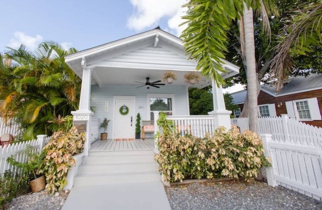 The Sandy Beach House in Historic Key West