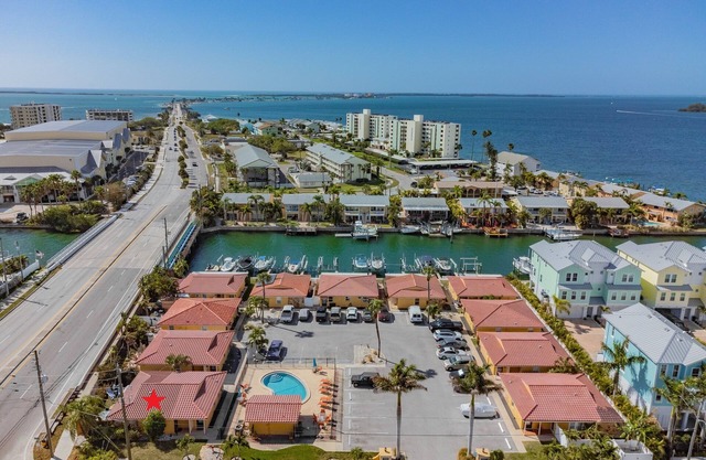 The Sandy Villa Retreat on Dunedin Causeway