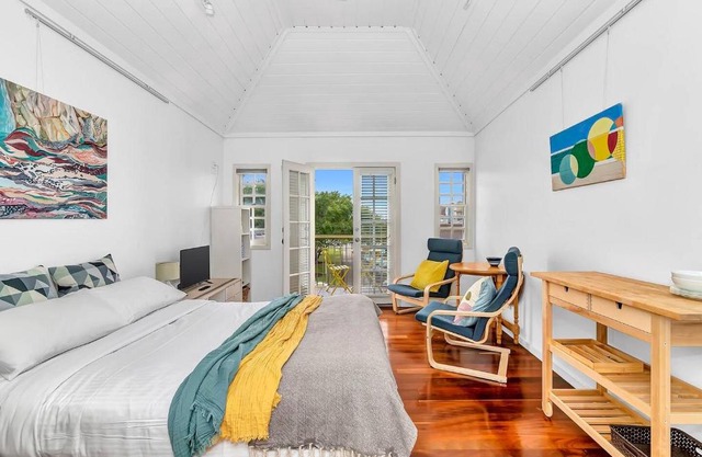 The Seaside Loft - A Breezy Beachside Lifestyle