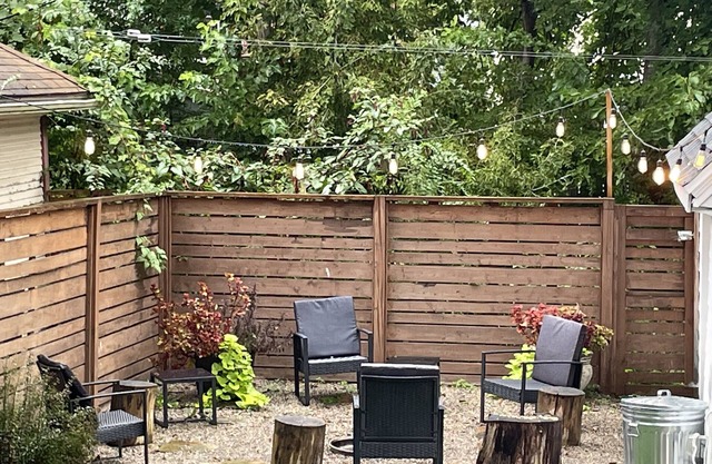 the SHAW house - 5 ⭐️- w/Great Yard & Fire Pit ❤️