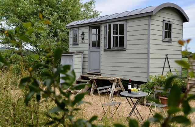The Shepherd's Hut @ Chichester Cottage