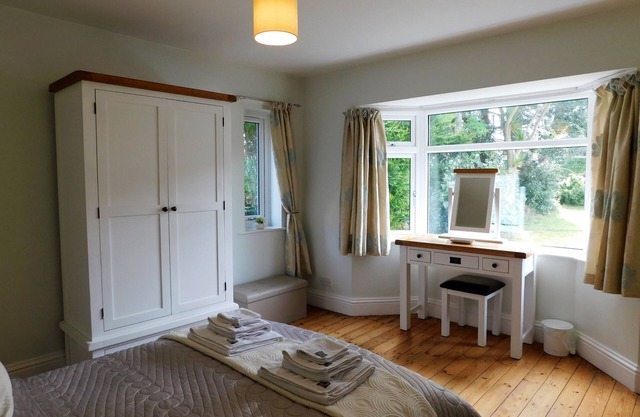 The Sidings - a detached bungalow close to the train station and shops in Sheringham