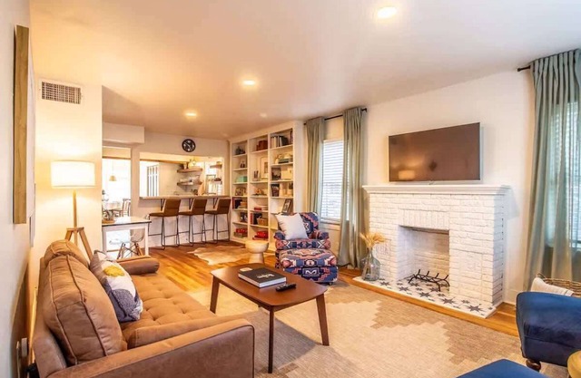 The Southwest Nest - 2BR/2BA - Close to TTU