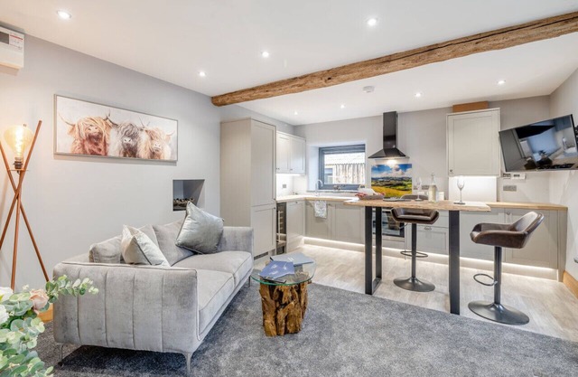 The Sparrow - Mire House