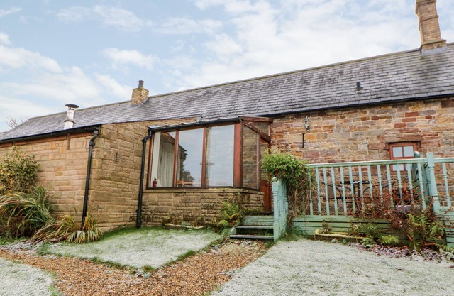 THE STABLE, pet friendly, character holiday cottage in Milton