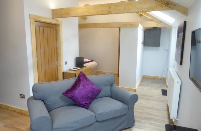 The Stables Upper Cottage 7 (Auchendennan) - sleeps 2 guests in 0 bedrooms