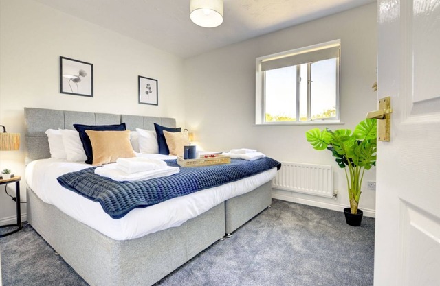 The Studley | Calm & Executive House | Parking | eco-Short Term Let by SILVA