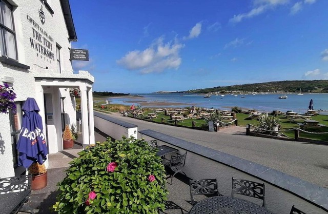 The Teifi Waterside Hotel