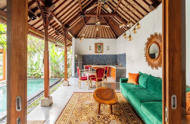 The Third Eye House ~ salt water pool ~ bath tubs ~ peaceful ~ outdoor living