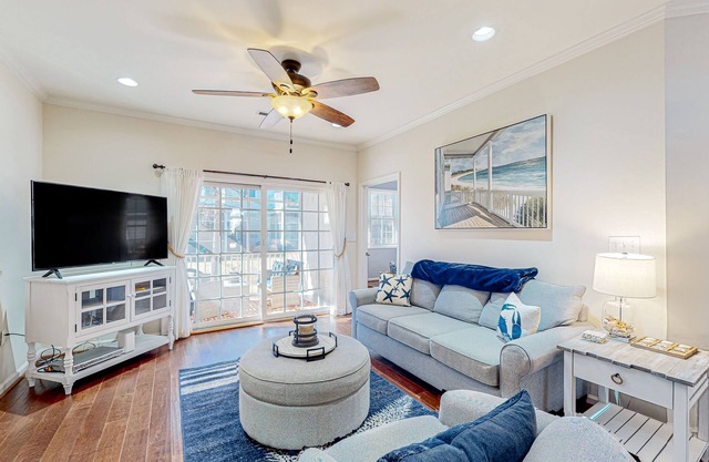 The Tides - Relaxing stay with a patio and grill - pool & easy beach access