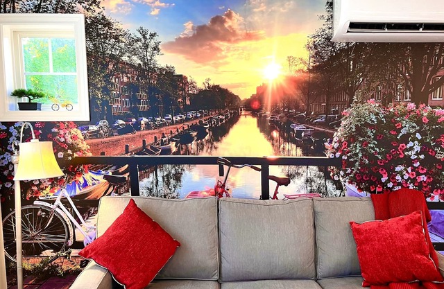 The Travelbug - Newly Renovated Full House Close to Downtown