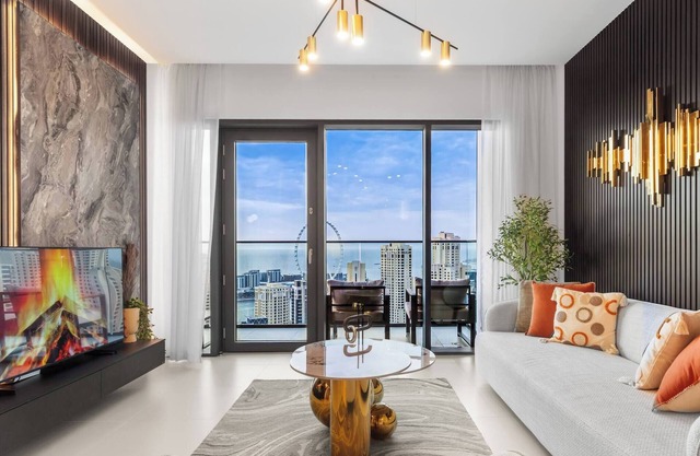 The Ultimate Luxury - Dubai Eye & Marina Views