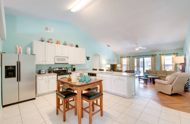 THE ULTIMATE MOUSE HOUSE, a Spectacular Disney Themed Pool Villa for Families!