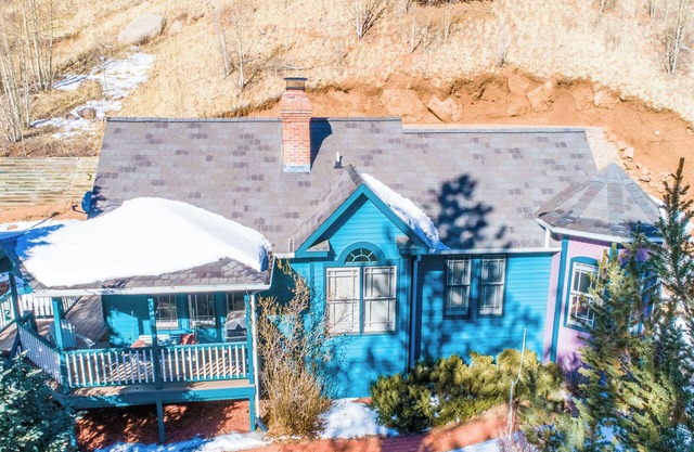 The Victorian at Valley Glen- a romantic mountain getaway