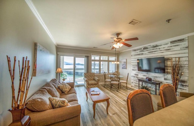 The View -Unit 317