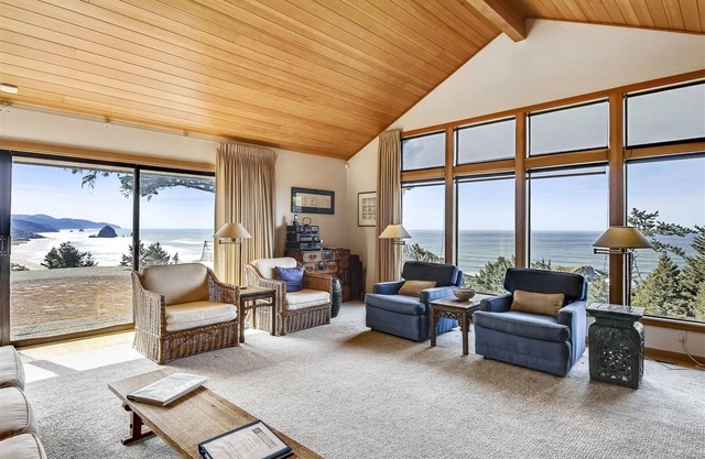 The Viewpoint - Oceanfront! - Beachcomber Vacation Homes