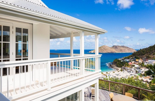 The villa ACAÏ offers a breathtaking view in Saint Barthelemy