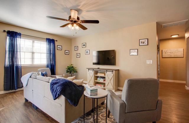 The Village Home w/Pool, 12 Mi to OKC!